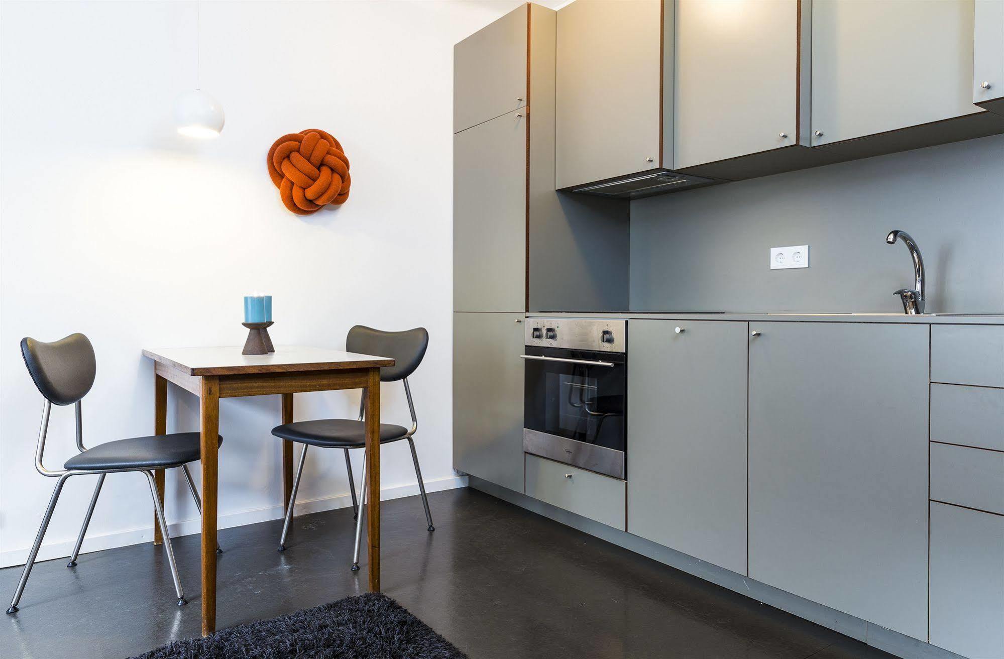 Astro Apartments Reykjavík Buitenkant foto
